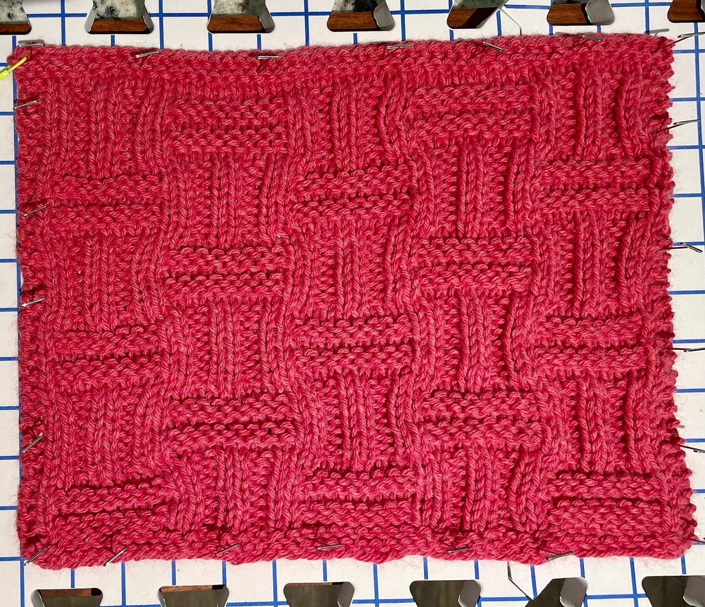 Swatch of the double basket pattern.